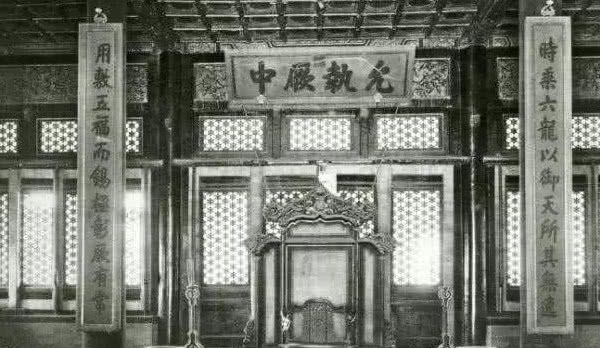 慈禧逃亡后，日本人拍下紫禁城原始照片！