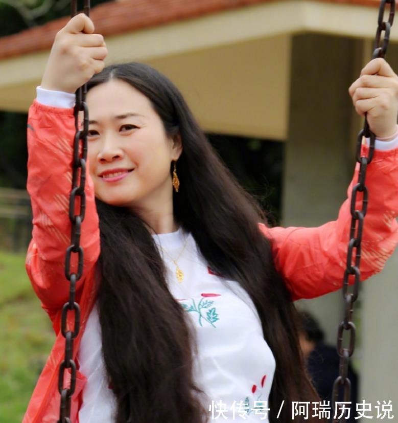 "芙蓉姐姐"近照公开,42岁风采依旧,男粉直呼想娶