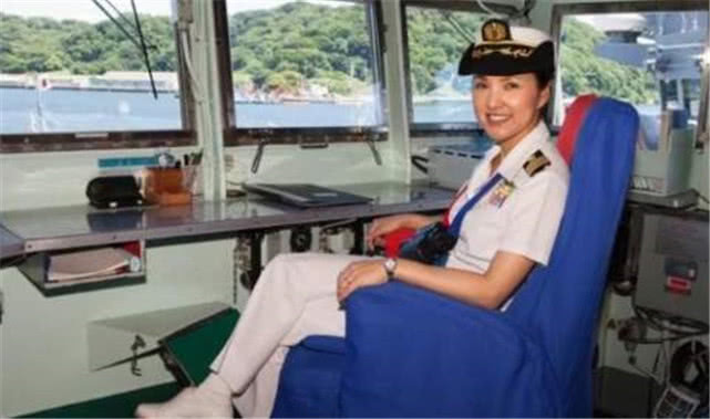 日美女舰长花边新闻满天，驻日美军司令成罪魁祸首