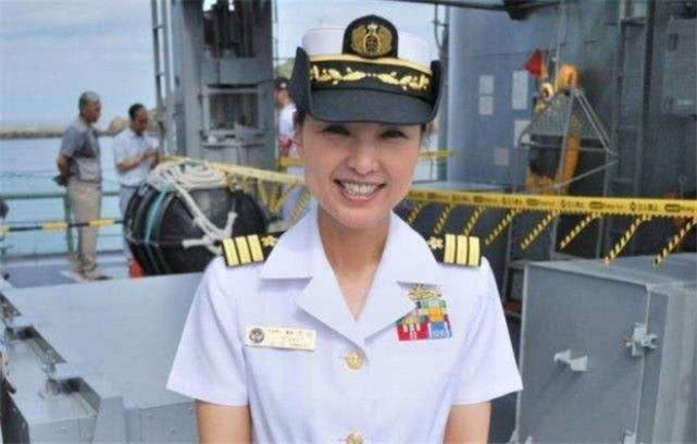 日美女舰长花边新闻满天，驻日美军司令成罪魁祸首