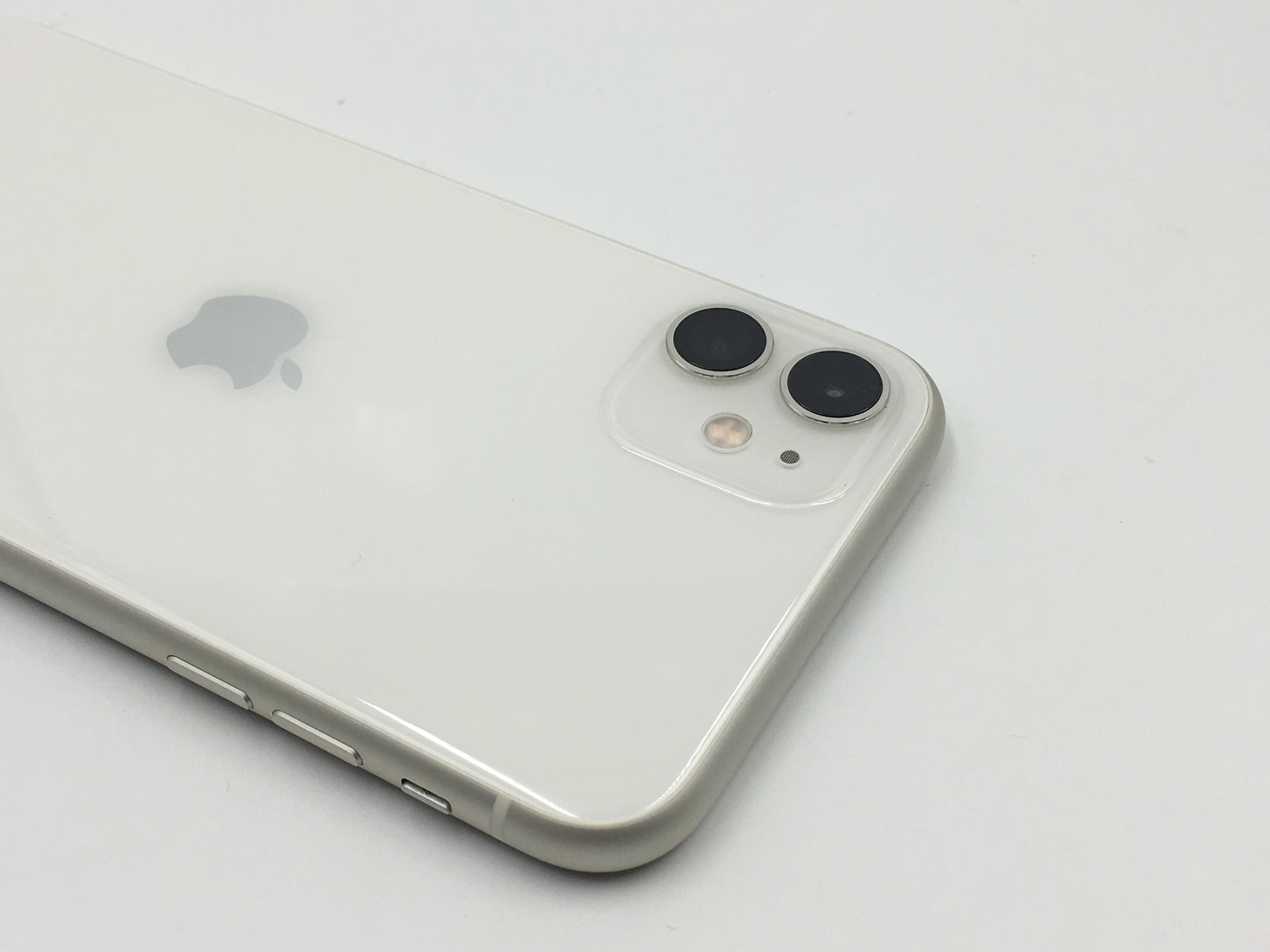 官方质检95成新 全网通 白色 128g 国行 苹果 iphone 11