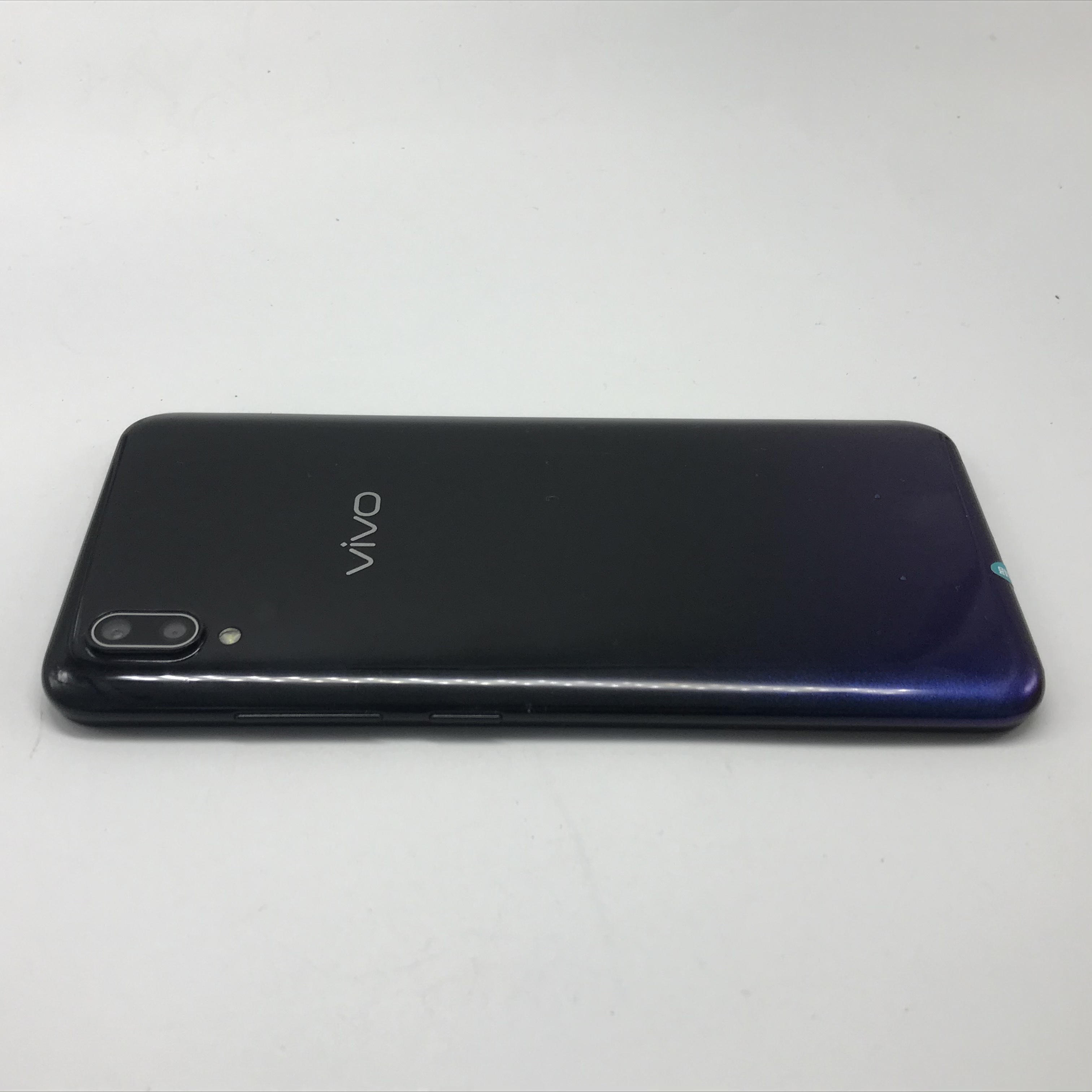 官方质检8成新及以下 移动 4g/3g/2g 黑色 4g/64g 国行 vivo y93