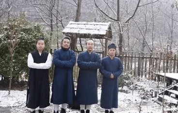 终南山隐士交不起房租纷纷离去，网友：没钱还隐居？