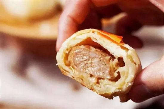 <b>首款“人造肉月饼”半天售罄 网友试吃：有点肉味</b>