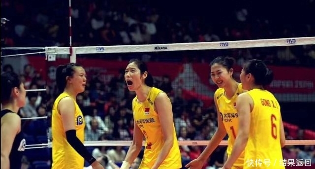 天津球迷对朱婷