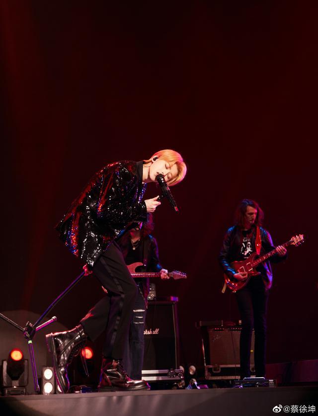 t010cbdb52abcb95c6b.jpg?size=640x837