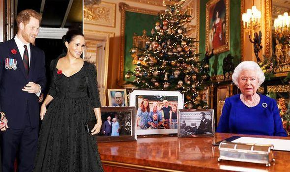 英女王圣诞致辞 核心：坎坷 女王桌上少了哈里照片