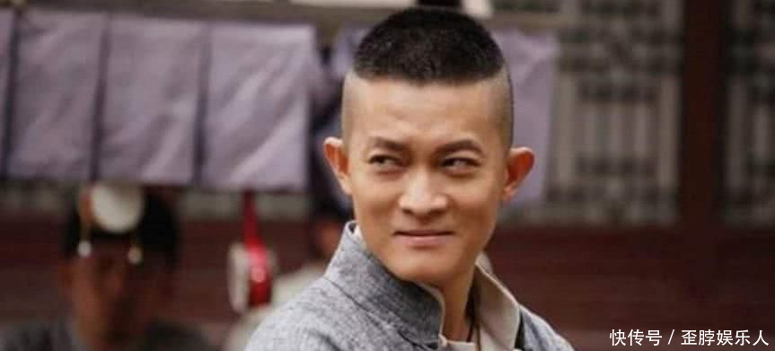 42岁杨志刚老婆曝光，原来是我们熟悉的她，难怪一直都不愿公开