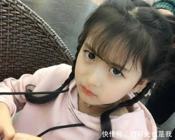 半个中国都在等她长大，奈何才9岁就未老先衰，网友：少化点妆吧插图
