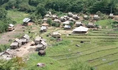 航拍老挝最穷农村,看看他们的住所怎么样?【图】