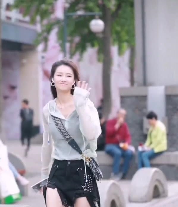 “V字短裤”火了，两边都陷到中间，你能挑战它吗？