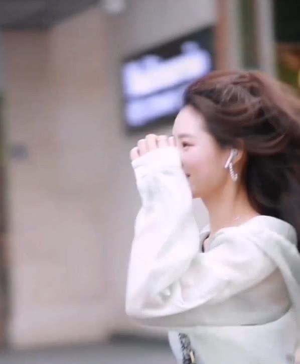 “V字短裤”火了，两边都陷到中间，你能挑战它吗？