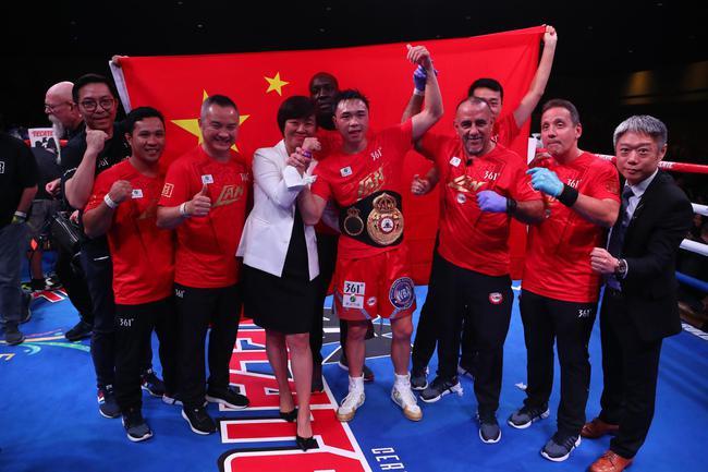 徐灿第二次卫冕金腰带 25岁世界拳王开启自己的传奇