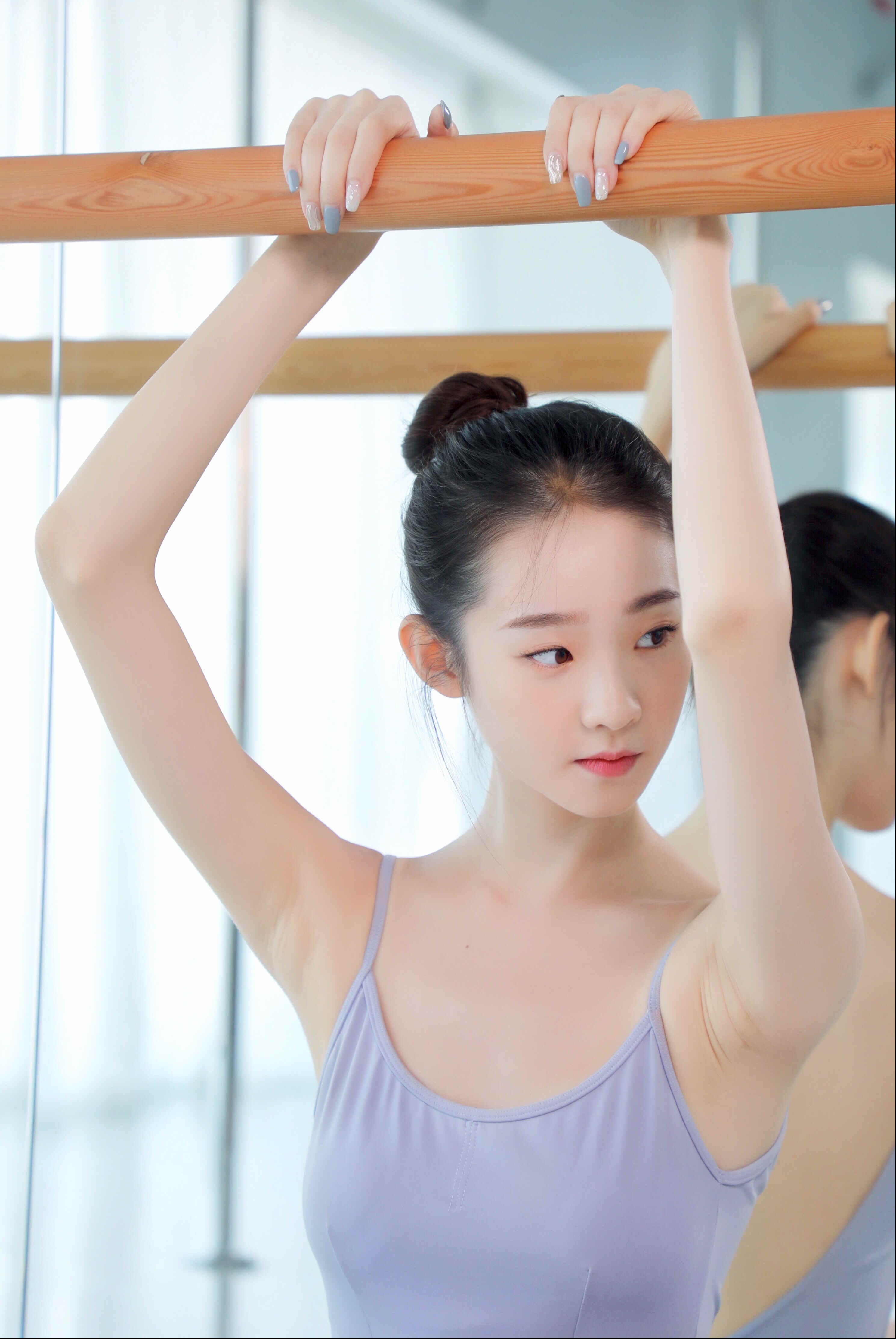 张艺凡创造营2020开播芭蕾仙女闪耀舞台挑战自我