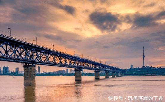 25号前武汉过江隧道