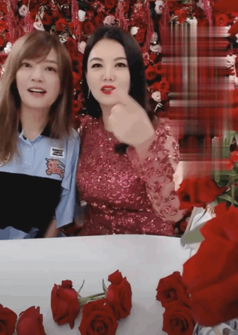 t01744521cf4b31afdd.gif?size=341x480