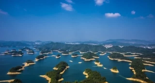 中国最“牛”的湖泊,因改了一个名字,如今旅游收入破百亿!