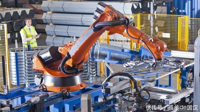 中国首艘航空母舰时间