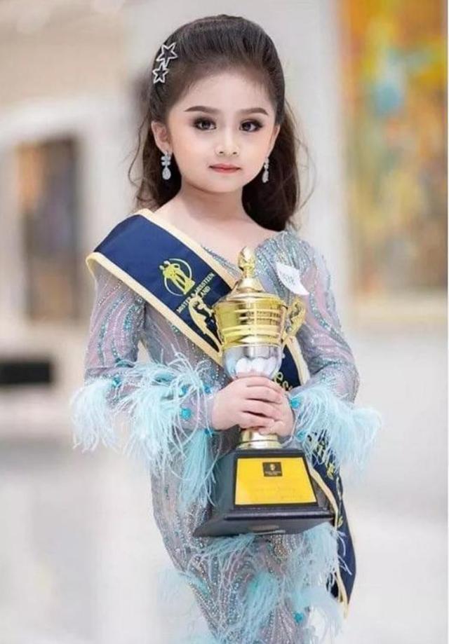 t0191f8a3083264ebd9.jpg?size=640x919