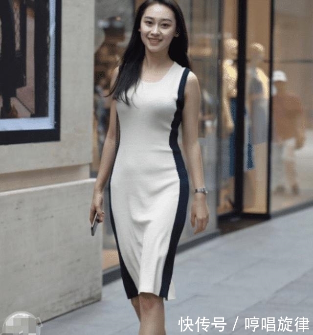 街拍:一条简单的连衣裙,都能穿出属于自己的独特气质!插图(1) 街拍:一条简单的连衣裙,都能穿出属于自己的独特气质!插图(1)