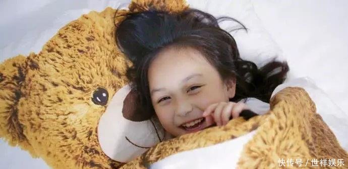 曾是最美童星, 赵薇孙俪都想认她当女儿, 如今长大颜值变化大插图(5) t0199f14d73c1c3c38e.jpg?size=690x335
