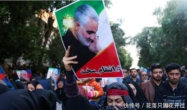 伊朗升起代表复仇的红旗
