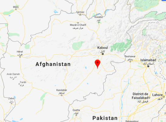 一飞机在阿富汗东部坠毁 目前尚无事故原因