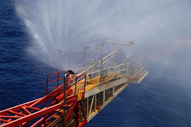 伊朗把原油放在中国