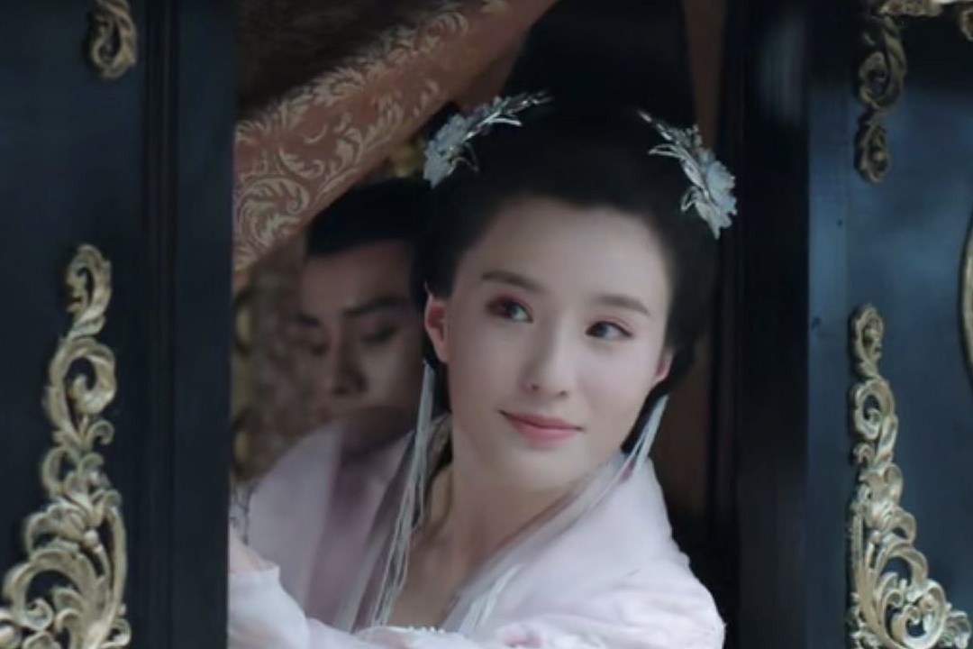 鲍天琦《月上重火》陷入纷争 温柔王妃惹人心疼