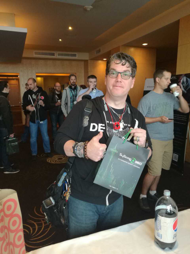 t015a31bbd87b9ed91d.jpg http://p9.qhimg.com/t015a31bbd87b9ed91d.jpg