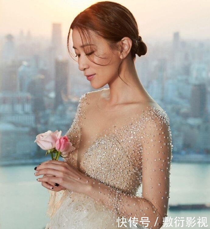 44岁佘诗曼婚纱写真性感唯美 曾承认前任超过十个至今未婚