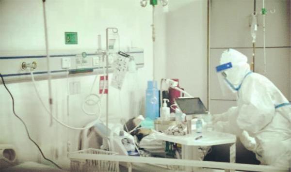 妈妈在武汉隔离病房去世 医生和病患互相支持
