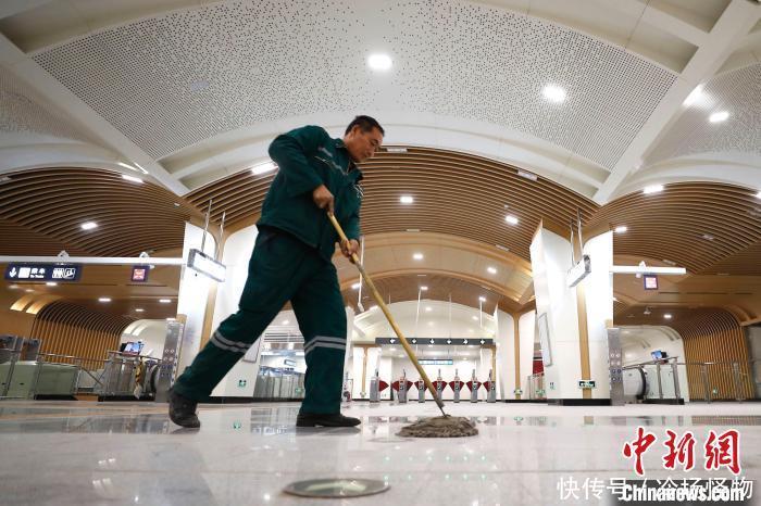 北京地铁七号线全线开通